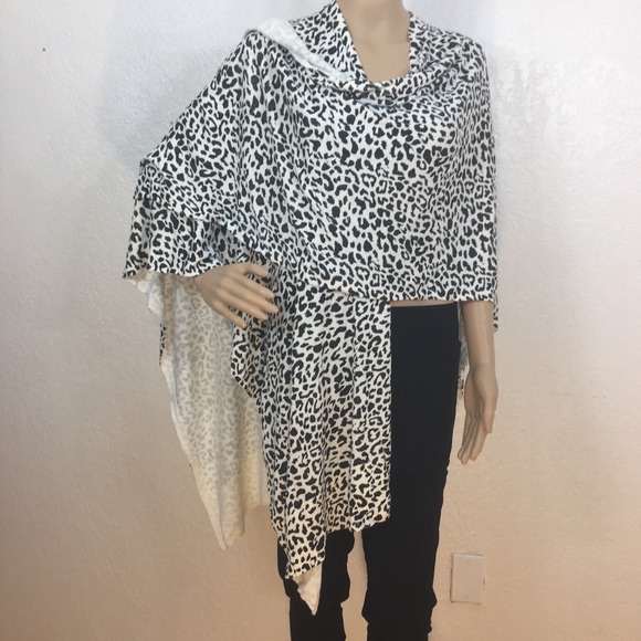 Lou Lou Australia Merino Wool Black & White Wrap